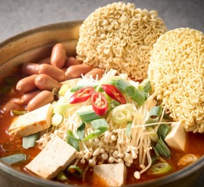 중문 그때그집 - 흑돼지김치찌개 무한리필 (4인)